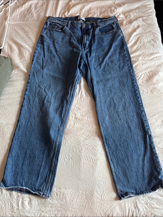 Abercrombie & Fitch Denim - Abercrombie & Fitch Relaxed Straight-Leg Blue Jeans